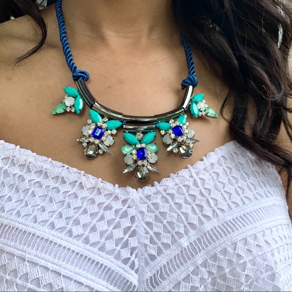 BLUE Jeweled Statement Necklace๐HP - Picture 2 of 9